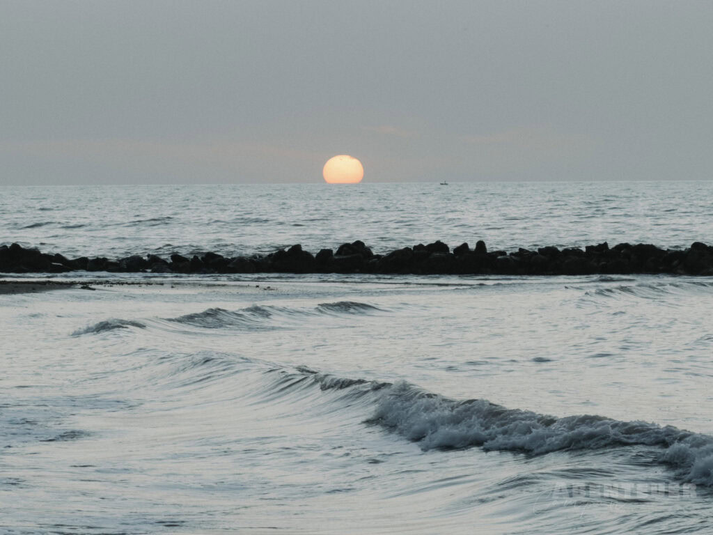 Entspannen bei den heißen Quellen am Tag 15 unseres Abenteuercampings. Perfekt für Erholung und Natu.